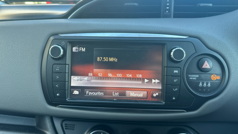 Toyota Yaris 1.33 VVT-i Icon 5dr Petrol Hatchback